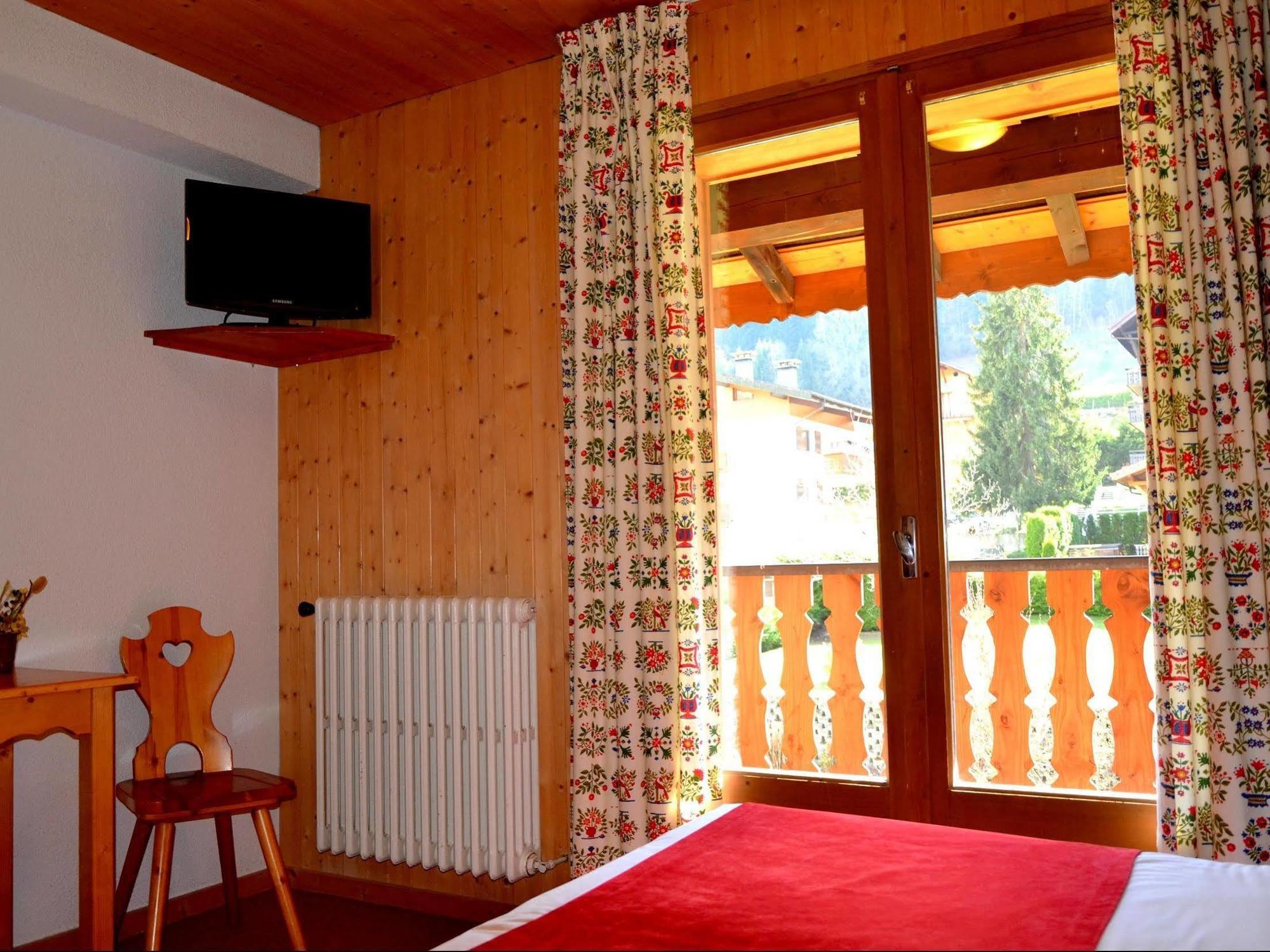 Hotel Les Bruyeres Morzine Exterior photo